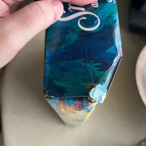 Walt Disney's Snow White Doll - Picture 6 of 13